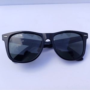 Black Ray Ban Wayfarer Sunglasses, polarized, unisex